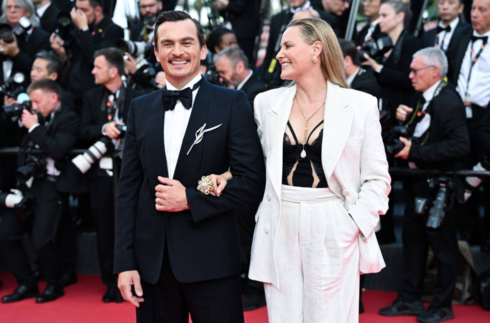 Slavnog glumca su svi napali kad se zaljubio u ženu sa teškim invaliditetom: Njihova ljubav i danas traje FOTO