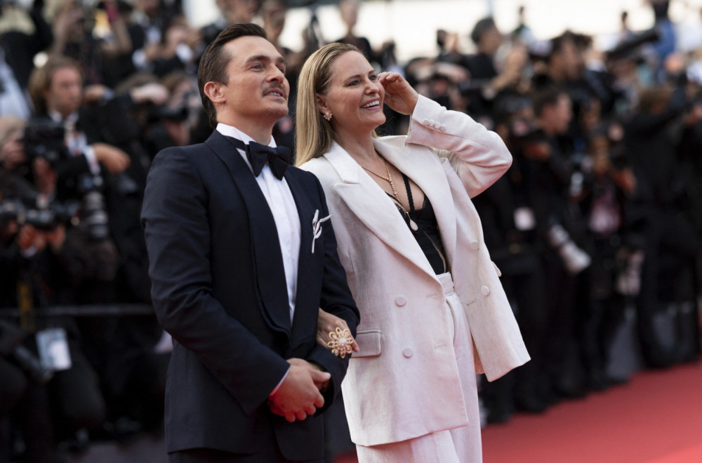 Slavnog glumca su svi napali kad se zaljubio u ženu sa teškim invaliditetom: Njihova ljubav i danas traje FOTO