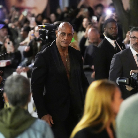 "Dug put je preda mnom": Glumac prekinuo spekulacije o svom izgledu FOTO