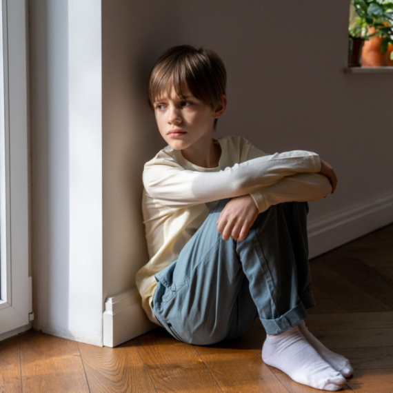 Pet znakova da se dete oseća zapostavljeno