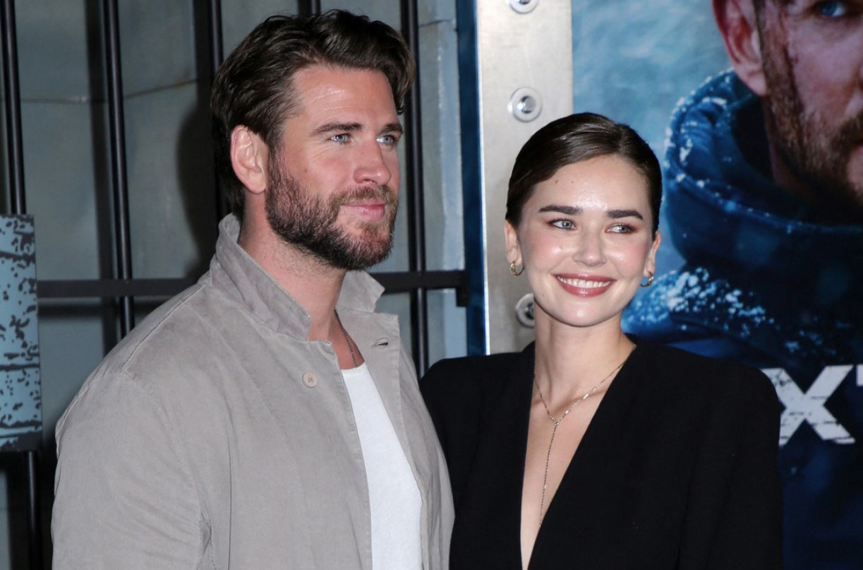 Bivši muž Majli Sajrus nastavio sa životom: Zaprosio je atraktivnu manekenku FOTO