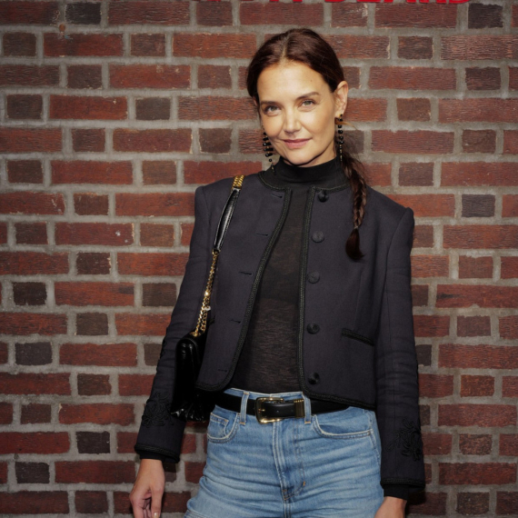 Šta radi ova žena? Za savršenu jesenju kombinaciju vam treba ovo i ništa više FOTO