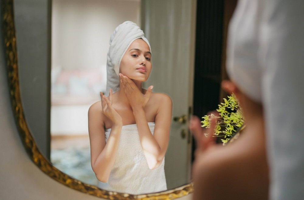 Noćna rutina od tri koraka koja obnavlja kožu dok spavate