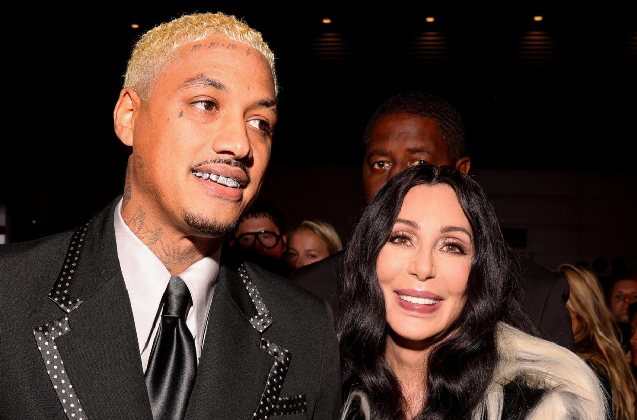 Šer uživa sa 40 godina mlađim dečkom: Priča o raskidu je laž, zaljubljeniji su nego ikad FOTO