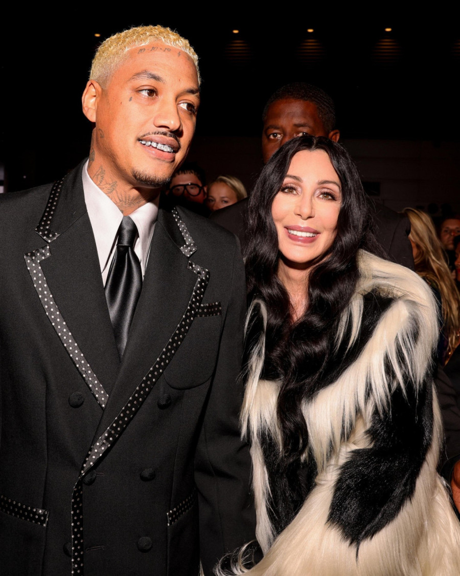 Šer uživa sa 40 godina mlađim dečkom: Priča o raskidu je laž, zaljubljeniji su nego ikad FOTO