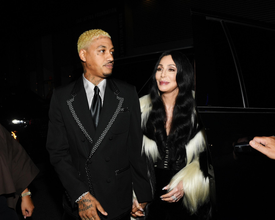 Za njih 40 godina razlike ne postoji: Šer otkrila tajnu veze s mlađim dečkom FOTO