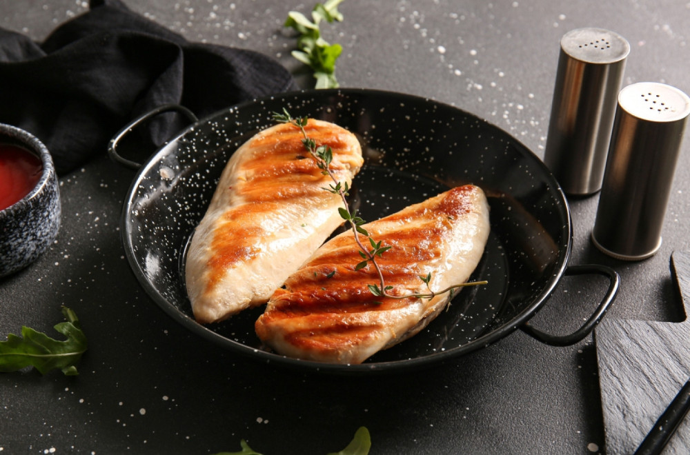 Piletina vam nikad neće biti suva i žilava posle prženja ako dodate ovaj sastojak