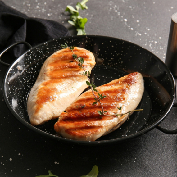 Piletina vam nikad neće biti suva i žilava posle prženja ako dodate ovaj sastojak