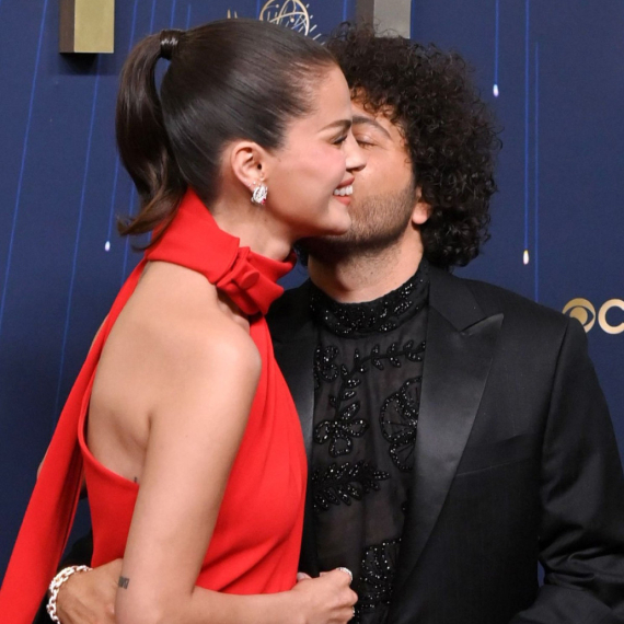 Posle svih brodoloma – konačno srećna: Prve fotke sa luksuznog venčanja Selene Gomez FOTO