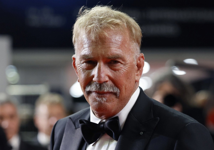 Dva puta se razvodio, ima sedmoro dece: Jedan od najpoželjnijih neženja proslavio 71. rođendan FOTO