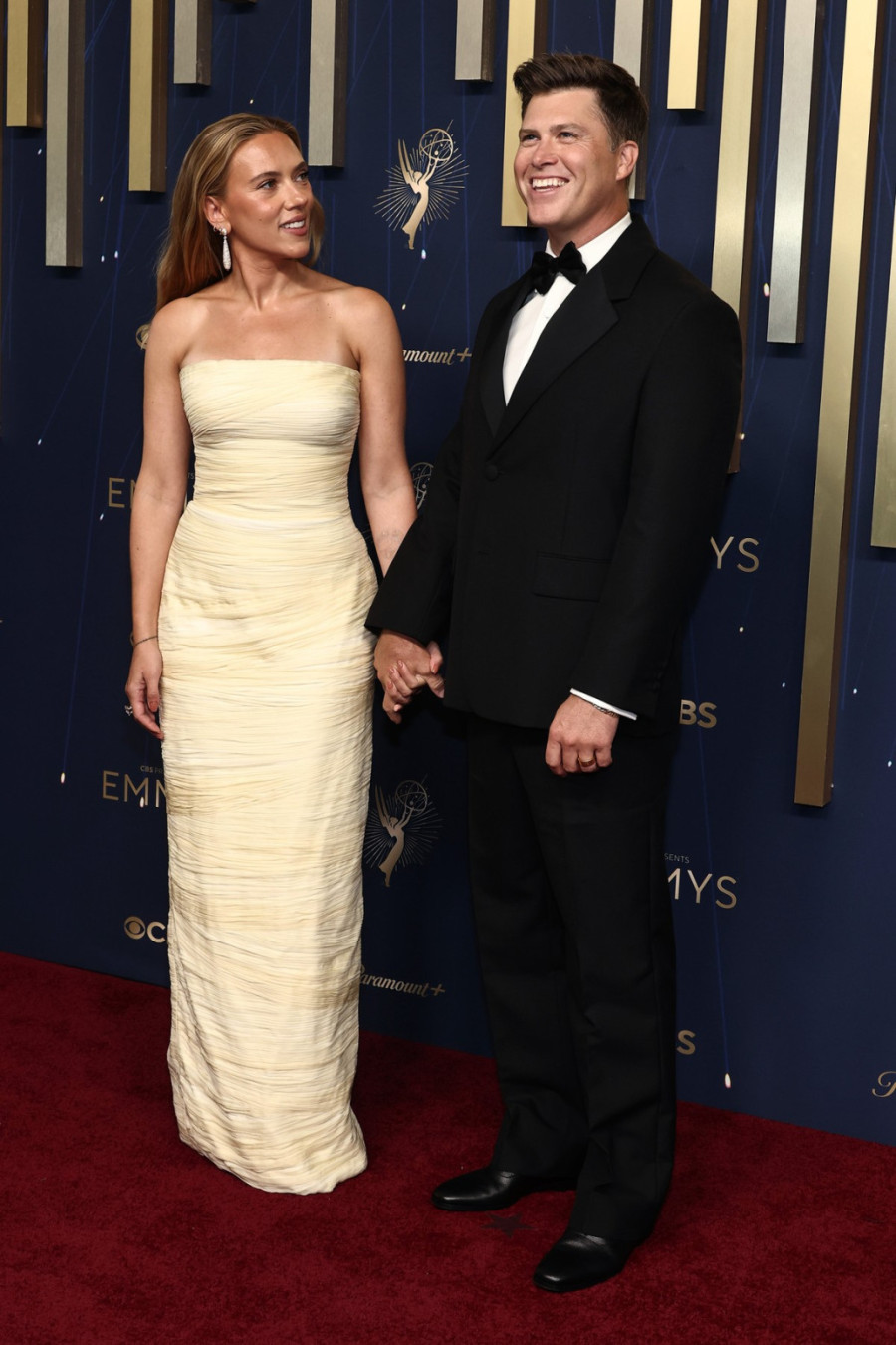 Bez proreza i dekoltea, a puca od seksepila: Haljina Skarlet Johanson svađa ljude FOTO