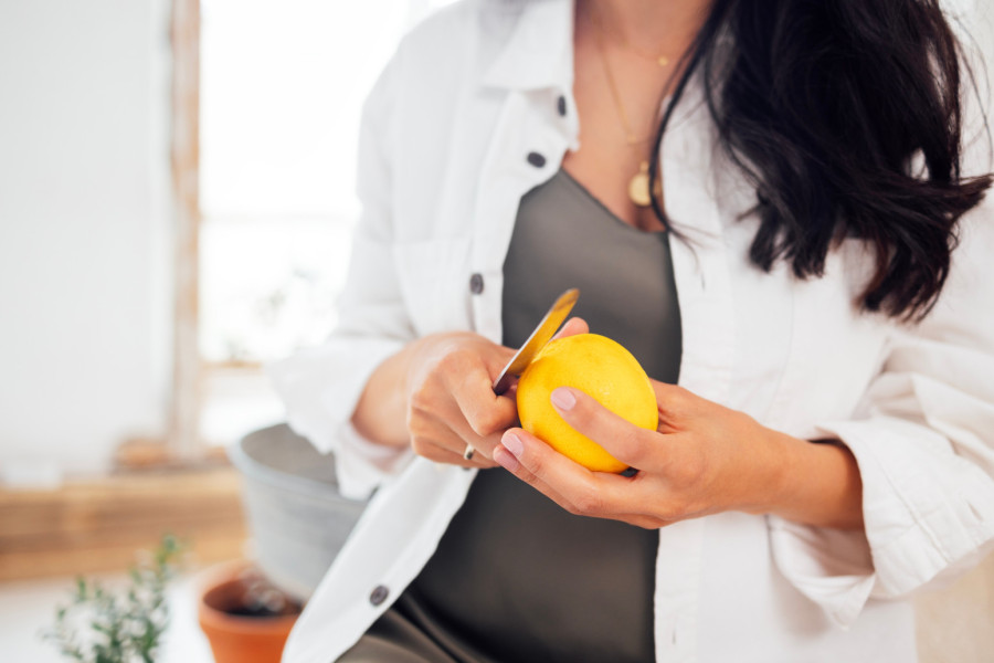 Ne bacajte stari limun: Upotrebite ga za ovaj fatastičan trik za kuću