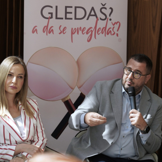 Gledaš – a da se pregledaš?