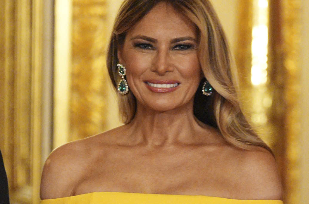 Modni "okršaj": Melanija golim ramenima i šlicem pokazala moć, Kejt oduševila u svili i čipki FOTO