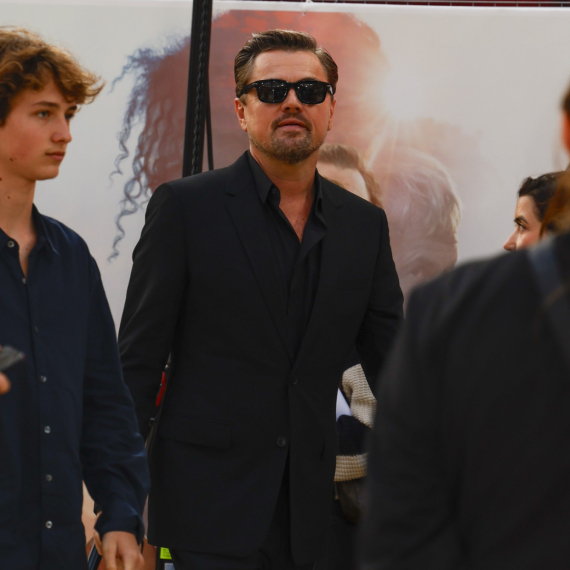 Nije ni čudo što žene padaju pred njim: Slavni zavodnik izgleda bolje nego ikad FOTO