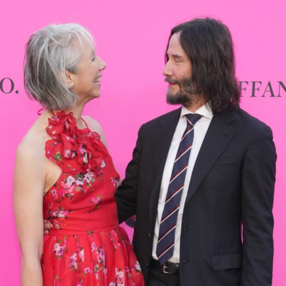 Njihova ljubav je svima trn u oku: Najveći šmeker i holivudski dobrica sada je i oženjen? FOTO