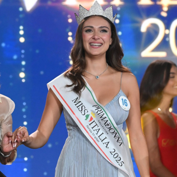 Lepotica s fiksnom protezom je nova Mis Italije, ušla je u istoriju FOTO