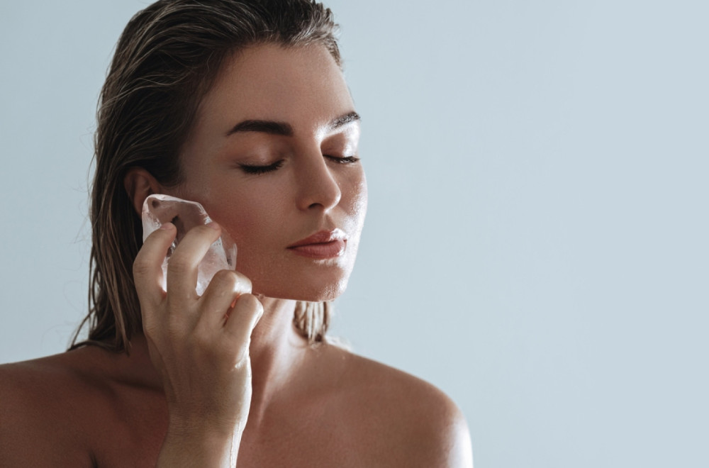 "Ice hack" dijeta zaludela svet: Ljudi tvrde da tope kilograme pomoću leda