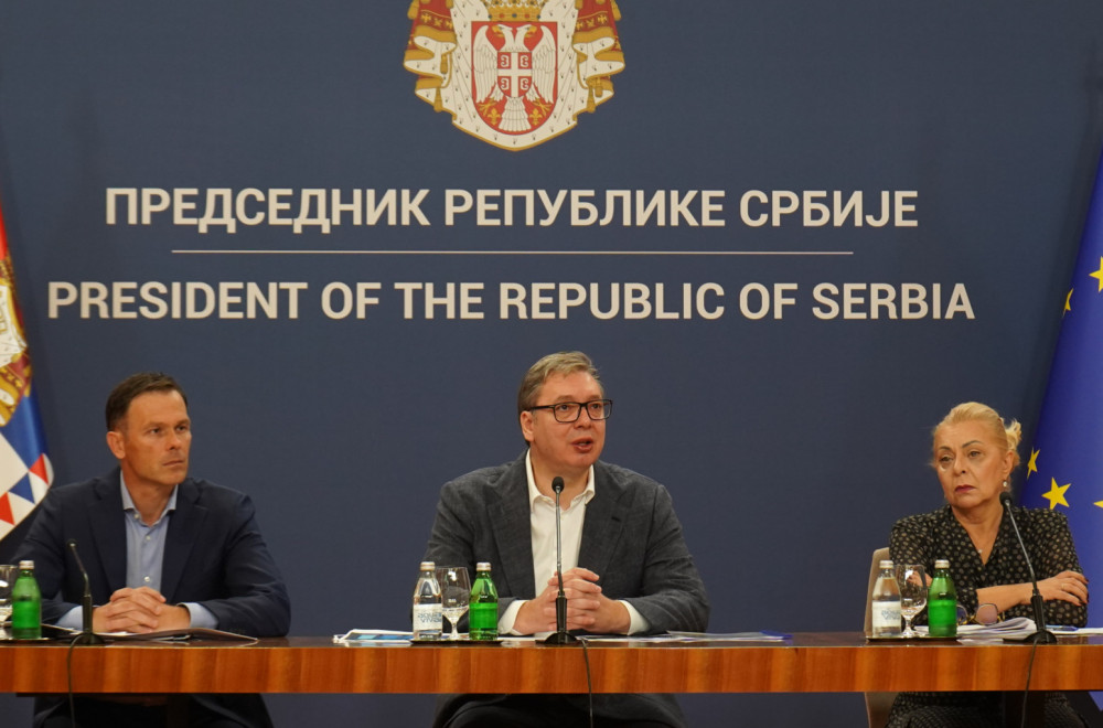 Vučić predstavio nove ekonomske mere: Nova pravila o legalizaciji, veće plate i penzije... VIDEO