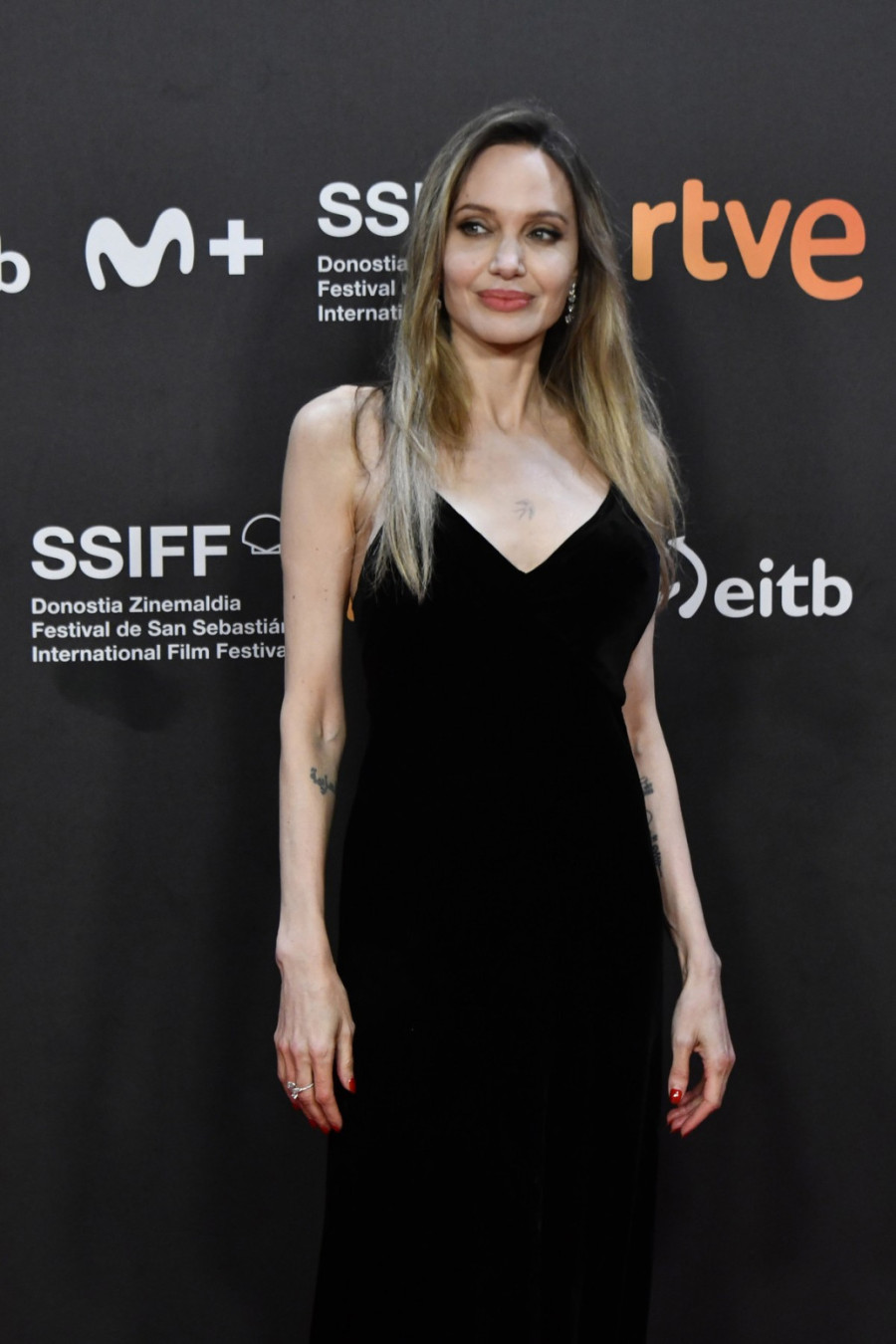 I u najjednostavnijoj haljini zasenila je sve druge FOTO