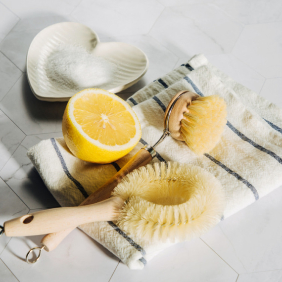 Limun je sjajan, ali ovih 9 površina nikada ne bi trebalo da čistite njime