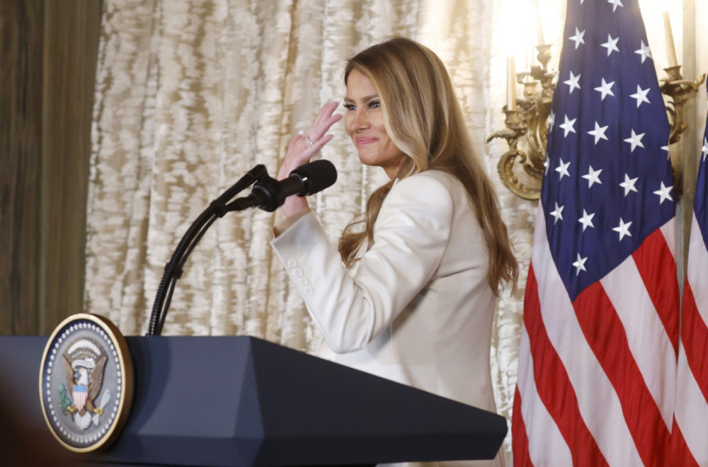 Tako ženstveno, a tako moćno: Melanija Tramp ima dobitnu kombinaciju FOTO