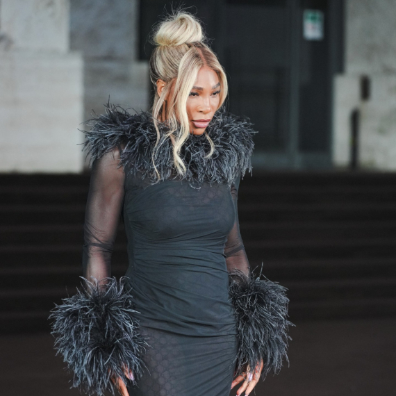 Iscrtani mišići "ubijaju" na prvi pogled: Serena Vilijams nikad mršavija u prozirnoj haljini FOTO