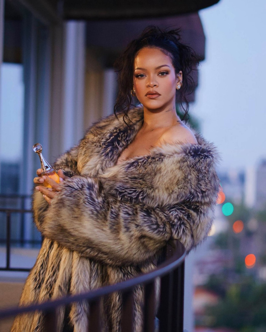 Rijana rodila devojčicu: Danima krila od javnosti, pa objavila sliku i otkrila ime FOTO