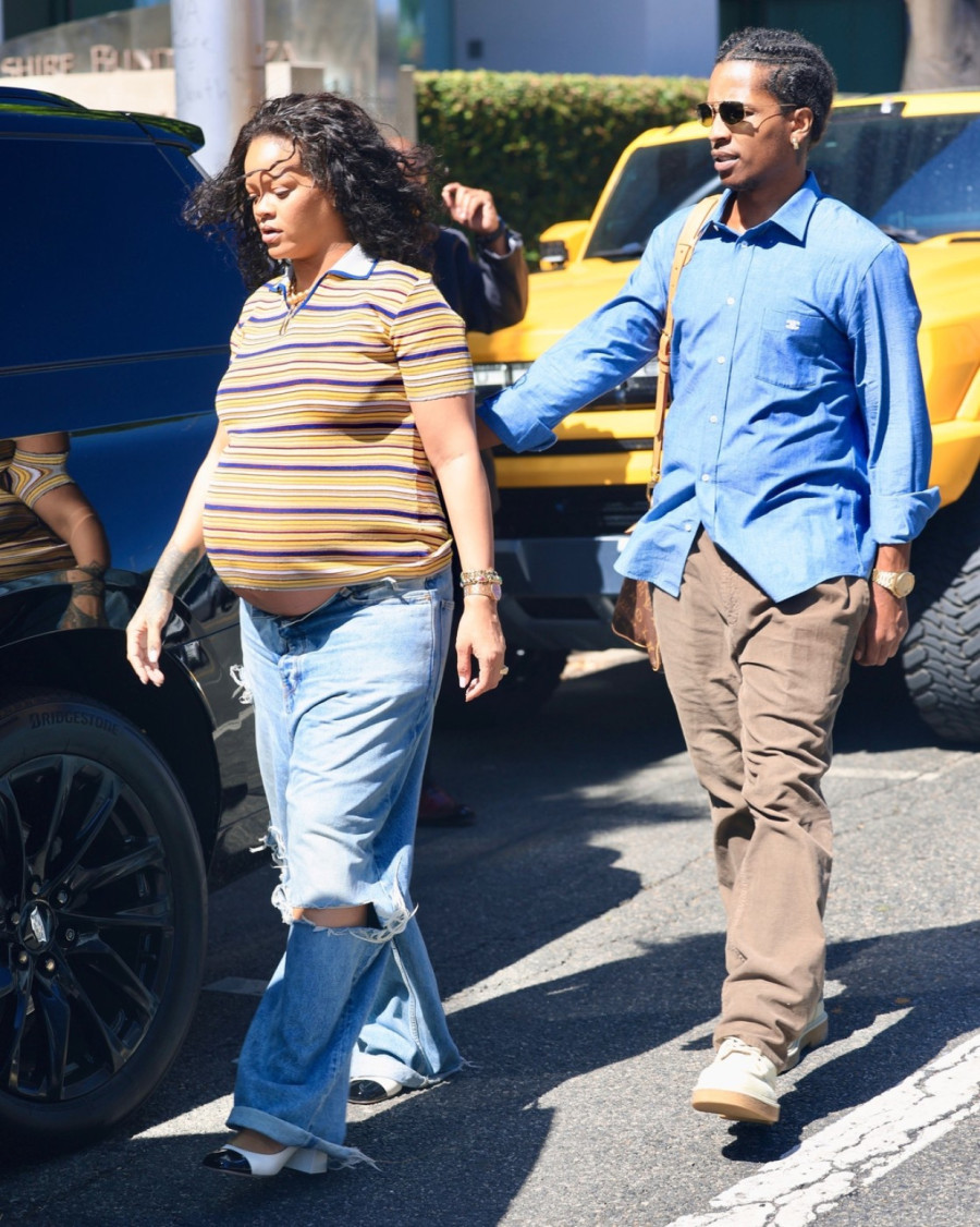 Rijana rodila devojčicu: Danima krila od javnosti, pa objavila sliku i otkrila ime FOTO