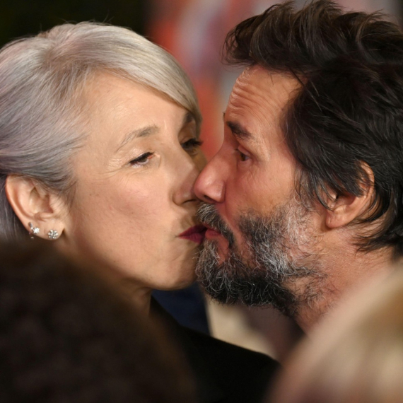 "Hvala svima na čestitkama": Partnerka Kijanua Rivsa progovorila o venčanju FOTO