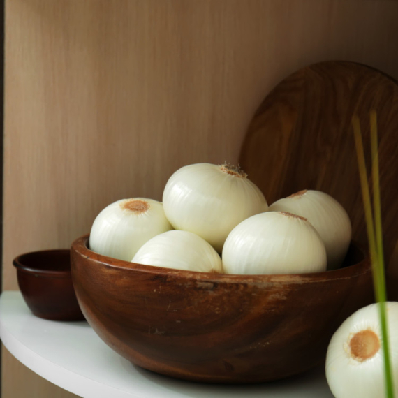 Na Badnje veče isecite glavicu crnog luka – na Božić ćete videti čudo