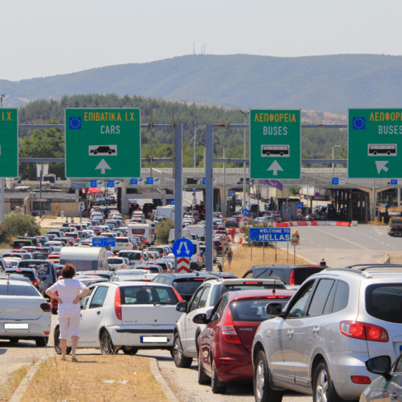 Totalni kolaps za tri dana: Turisti hrle u EU, ali ih na granici čekaju nove procedure VIDEO