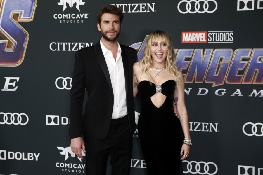 To je fobija: Majli Sajrus otkrila bizaran razlog zašto se verila FOTO