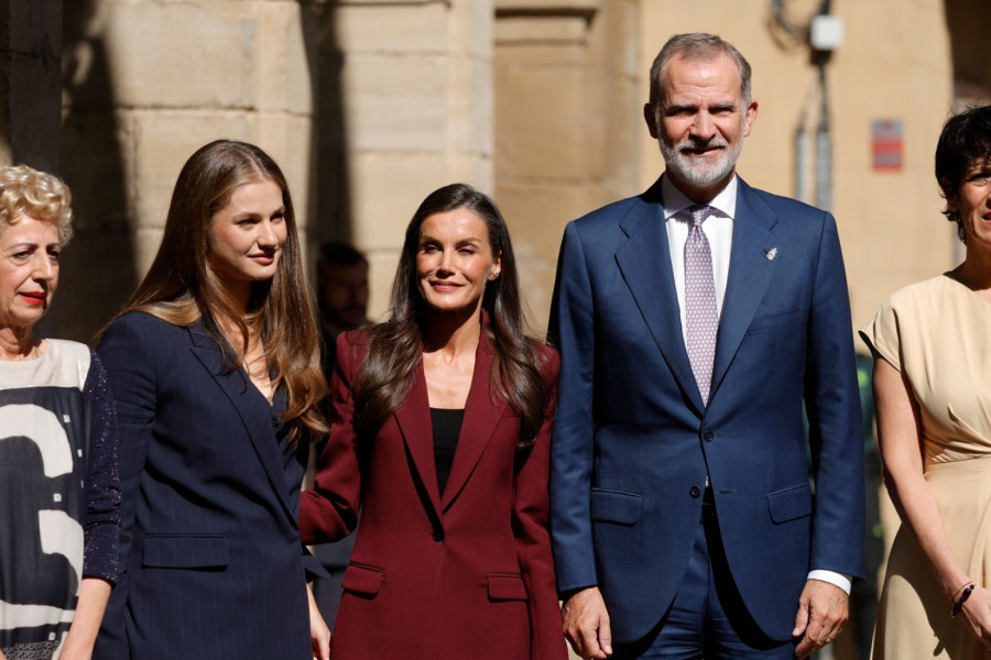 Jesenja magija najlepše kraljice: Opet mami uzdahe FOTO