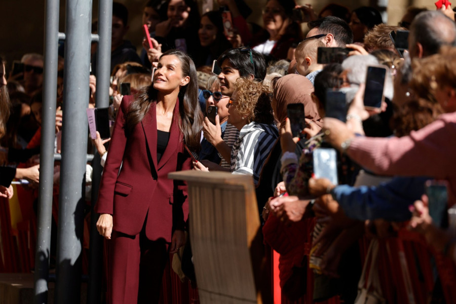 Jesenja magija najlepše kraljice: Opet mami uzdahe FOTO