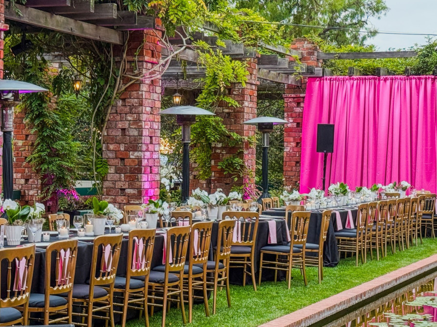 Posle svih brodoloma – konačno srećna: Prve fotke sa luksuznog venčanja Selene Gomez FOTO