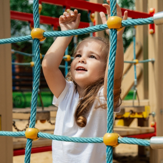 Deca strogih roditelja razviju ove 4 osobine koje ih prate do kraja života