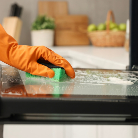 Skida čak i masnoću bez muke: Napravite domaće sredstvo za ribanje od samo dva sastojka