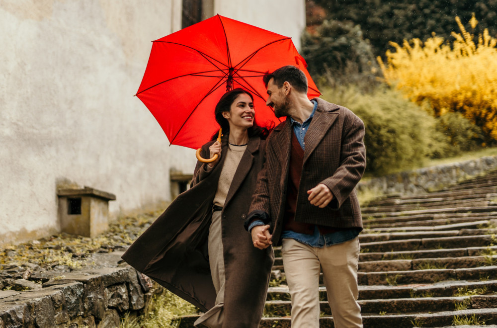 Bonton mentor zna najbolje: Šta radi muškarac, a šta žena? FOTO/VIDEO