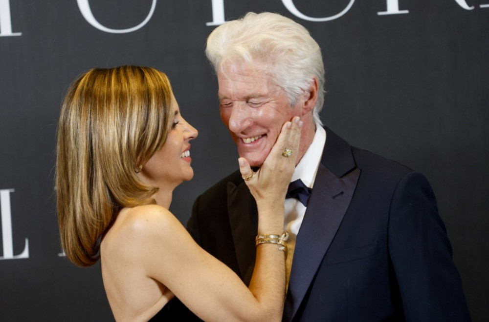 Slavni zavodnik sija pored 34 godine mlađe supruge: Zbog nje je ostavio sve FOTO/VIDEO