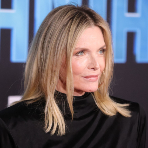 Frizer slavnih lepotica otkriva koja nijansa plave boje kose dodaje 10 godina