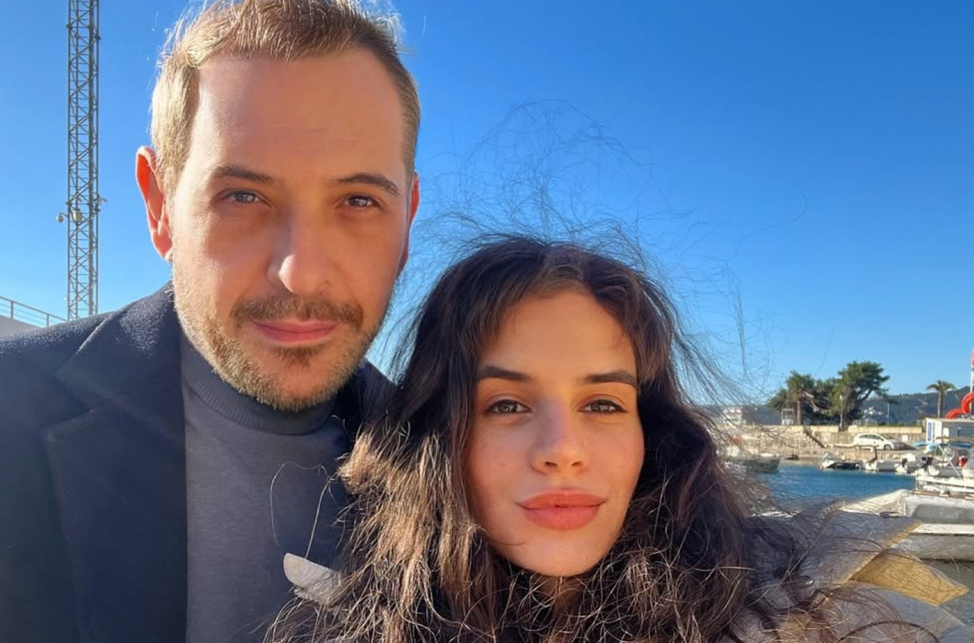 32 godine mlađa lepotica osvojila je srce srpskog glumca: Bila je to ljubav na prvi pogled FOTO