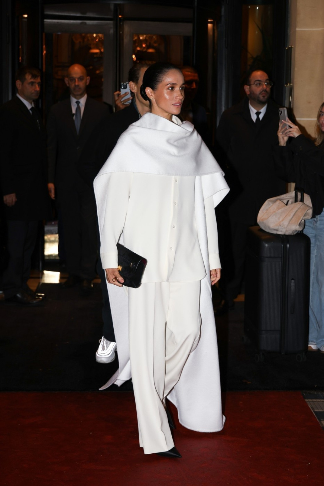 Zamalo pao poljubac: Megan Markl doživela neprijatnost pred svetom FOTO/VIDEO