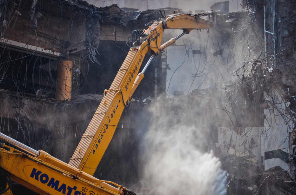 Ruše se objekti na šest lokacija: Zaključeni ugovori vrednosti 62,5 miliona dinara