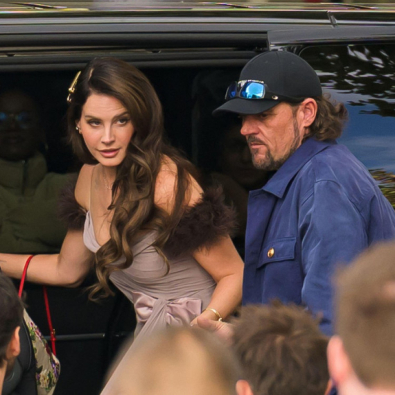 Lana Del Rej prvi put u javnosti posle duže vremena FOTO/VIDEO