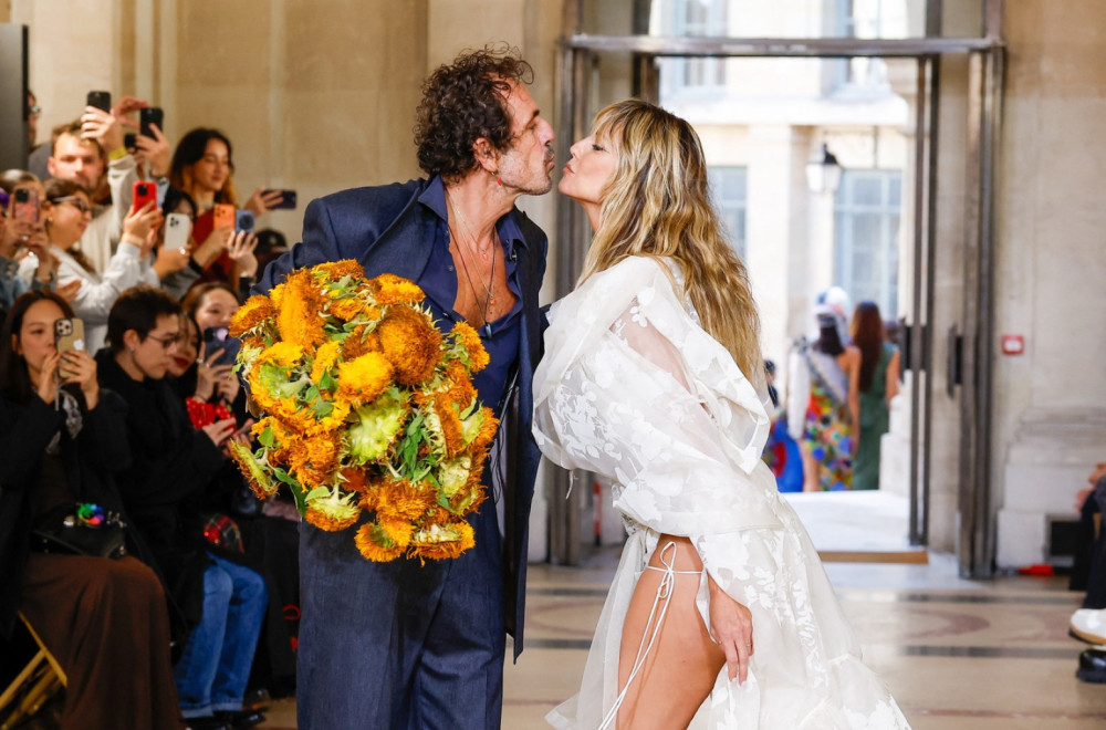 Zanosna Nemica zatvorila modnu reviju u seksepilnoj venčanici FOTO