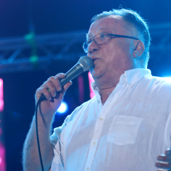 Pre samo tri nedelje Halid Bešlić novu emotivnu pesmu posvetio supruzi Sejdi VIDEO