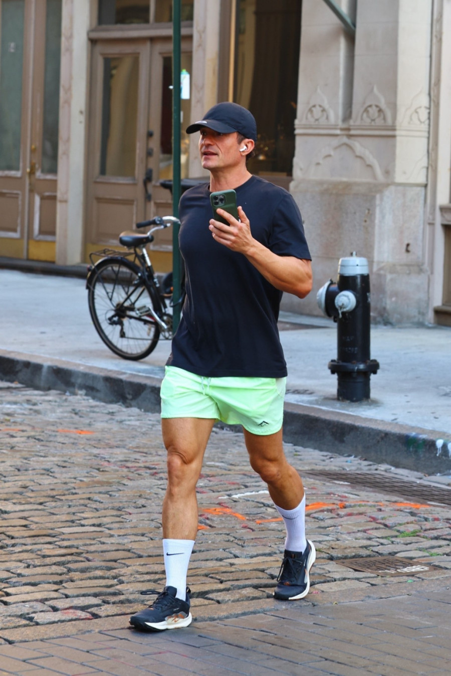 Ne krije mišićavo telo nakon raskida: Slavni glumac želi što više pažnje FOTO