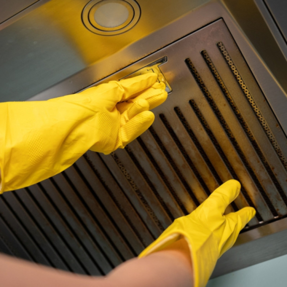 Uz pomoć jednog proizvoda i bez ribanja: Kako najlakše očistiti aspirator?