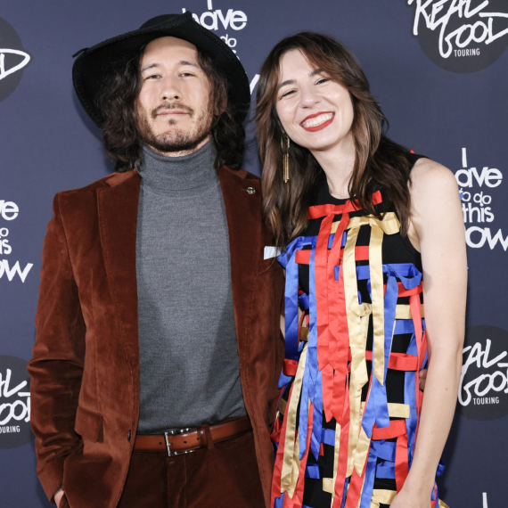 Nakon 10 godina veze – venčanje u tajnosti: Najpoznatiji jutjuber oduševio 38 miliona obožavatelja FOTO